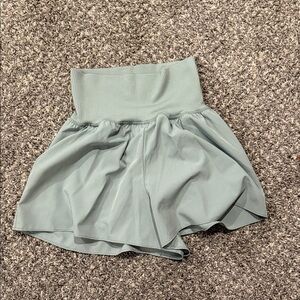 Yogalicious green Crossfire Shorts women’s small